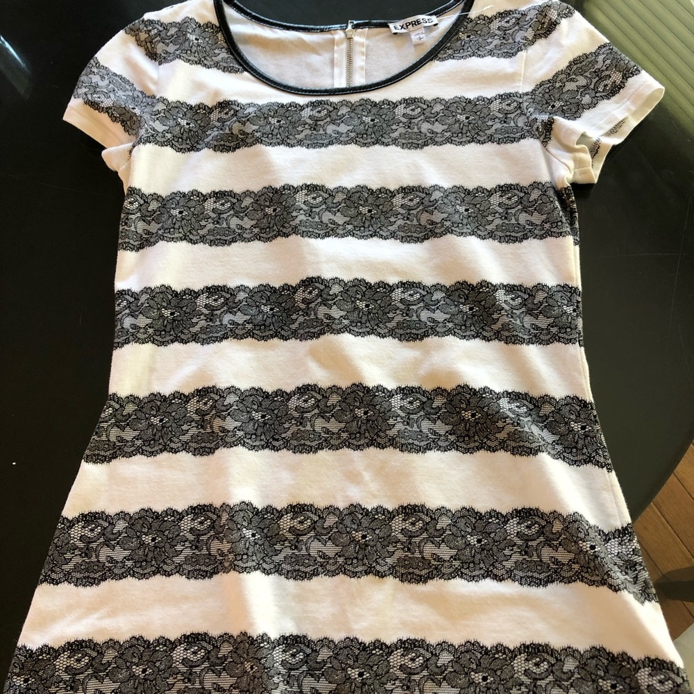 Express small cute 3/4 zip down the back